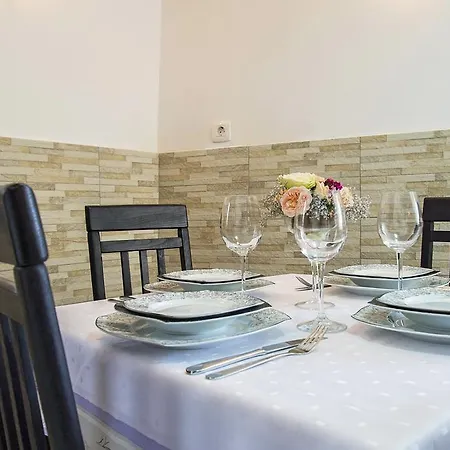 Karla Apartment *